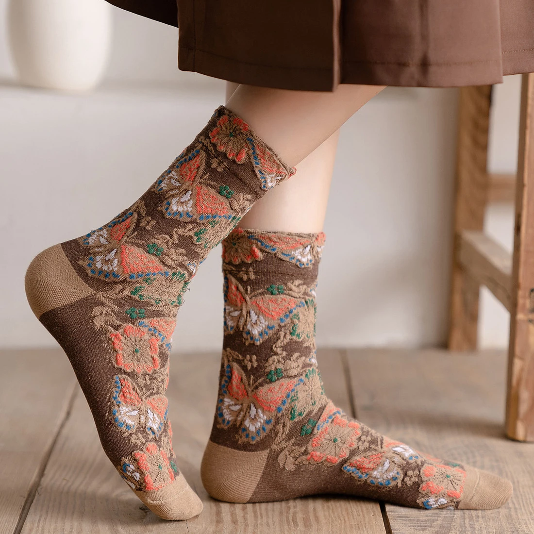 Floral Embroidery Women's Sock - Retro Vintage Korean Fashion 评论和价格