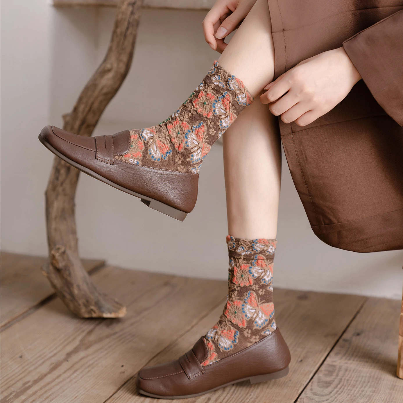 Floral Embroidery Women's Sock - Retro Vintage Korean Fashion 评论和价格
