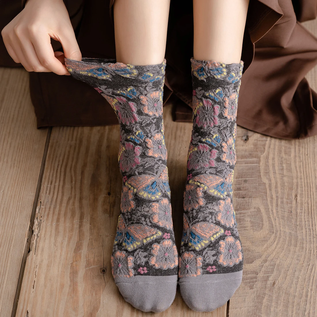 Floral Embroidery Women's Sock - Retro Vintage Korean Fashion 评论和价格