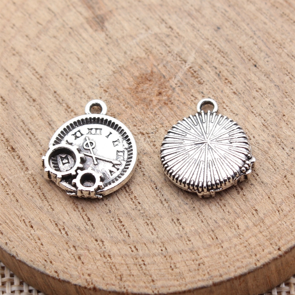WYSIWYG 10pcs 16x14mm 2 Colors - Vintage Fashion Words 评论和价格